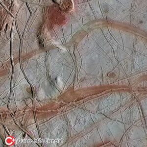Europa, la luna de Júpiter, genera oxígeno en su superficie helada. ¿Podría ser una fuente vital para la vida oculta bajo su manto de hielo?